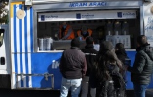 Kuşadası'nda yürekler dayanışma ile ısınıyor