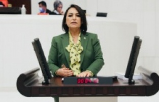 Meclis deprem raporu raflara terk edildi, iktidar sınıfta kaldı