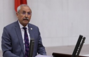 "Sarayın sefasını; cefa olarak vatandaşlarımız çekmeye devam ediyor"