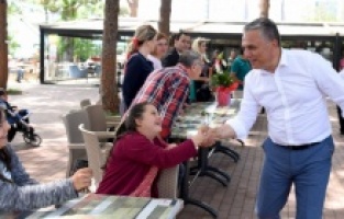 Başkan Uysal: "Sosyal hizmetler vazgeçilmezimiz"