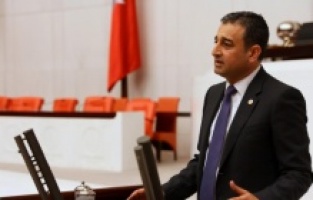 "Gençlerin KYK borcu astronomik rakamlara dönüştü"