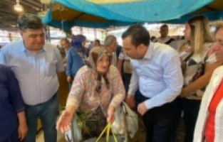“Vatandaş pazarda canının çektiğini değil parasının yettiğini alabiliyor”