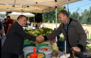 Yerel üretici ve Kuşadası Belediyesi el ele verdi