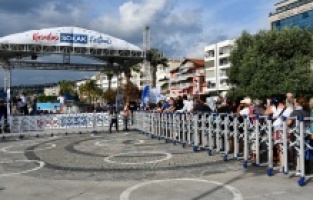 Kuşadası "Hayat Sokakta" dedi