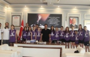 Başkan Genç’ten ödül sürprizi