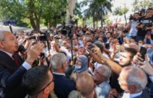 Kılıçdaroğlu'na Niğde'de coşkulu karşılama