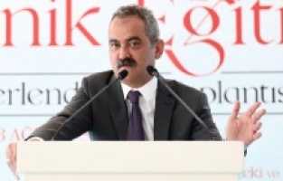 Milli Eğitim Bakanı Özer’den "zorunlu bağış" açıklaması