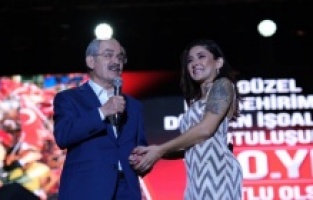 Eskişehir'de tarihi geceye Melek Mosso imzası