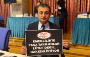 "AKP, EYT’yi ikiye bölmeye çalışıyor"