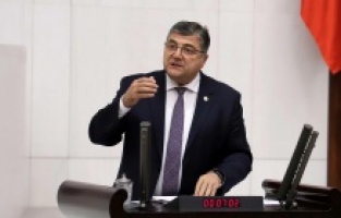 “Bütçede eğitime ayrılan pay sürekli düşüyor!”