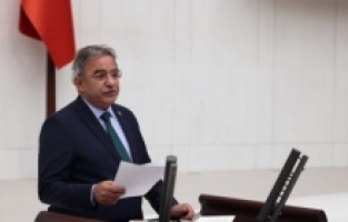 CHP'li Budak'tan Bakan'a seyahat acenteleri tepkisi