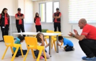 Konyaaltı kreşlerinde deprem tatbikatı