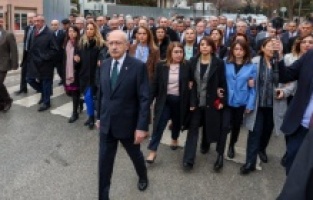 Adalet Bakanı Bozdağ’dan Kılıçdaroğlu’na “yürüyüş” yanıtı