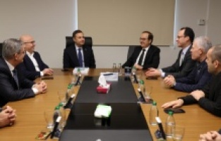 "Çiftçinin ve esnafın borçlarının faizini sileceğiz"