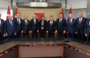 Kılıçdaroğlu, CHP'li büyükşehir belediye başkanlarıyla bir araya geldi