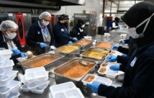 Ankara Büyükşehir'in "Yemek Ver" kampanyasına destek yağıyor