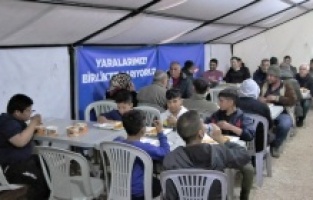 Antalya Büyükşehir Belediyesi Ramazan Ayı’nda da depremzedeleri yalnız bırakmıyor