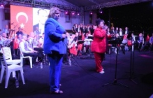 Foça'da 23 Nisan coşkusu