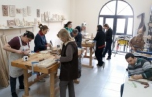 Unutulmaya yüz tutan sanatlar Seyhan'da hayat buluyor