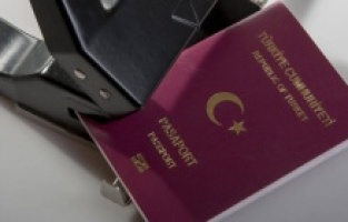 CHP'li Demir'den "Gençlere ücretsiz pasaport" teklifi