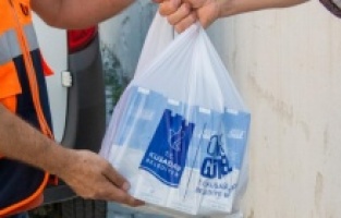 Kuşadası Belediyesi'nin süt desteği ile çocuklar sağlıklı büyüyor