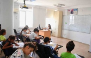 Konyaaltı’nda çocuklar yazı değerlendiriyor