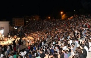 Çiğli’de zafer coşkusu Yeni Türkü ile kutlandı