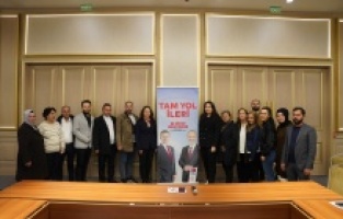 Eyüpsultan'da İyi Parti Meclis üyesi adayı istifa etti, Özmen'e desteğini açıkladı