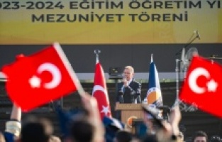 Başkan Seçer, Mersin Üniversitesi Mezuniyet Töreni’ne katıldı