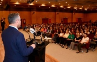 Manavgat Belediyesi'nden kadın sağlığı konferansı