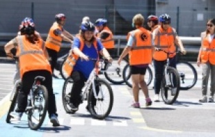 İzmir'de "Kadın Kadına Bisiklet Eğitimi Projesi”