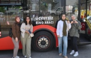 Manisa Büyükşehir, öğrenciler için başlattığı ücretsiz seferlerine Sağlık Kampüsü'nü ekledi