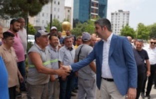 Başkan Gökhan Yüksel, Belediye Personeliyle Bayramlaştı