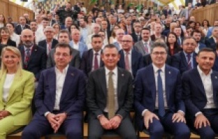 CHP'nin "Yurt Dışı Birlikleri İkinci Yüzyıl Vizyon Çalıştayı" başladı