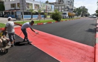 Lara Caddesi yenilendi