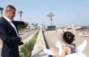 Mezitli Belediyesi'nden ücretsiz şezlong ve şemsiye hizmeti