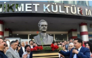 Nazım Hikmet'in ismi Esenyurt'a geri döndü