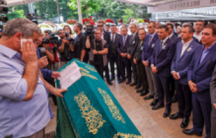 Özel ve İmamoğlu, CHP'li Toprak'ın babasının cenaze törenine katıldı