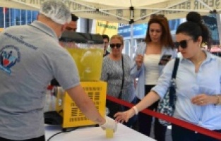 Ankara Büyükşehir'den soğuk limonata ikramı