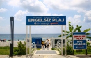 Antalya Engelsiz Plajlarına ziyaretçi akını