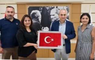 Başkan Kocagöz personelinin yüzünü güldürdü