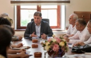 Başkan Tugay: "Amacımız günü kurtarmak değil"