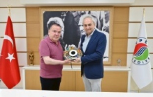 Böcek ve Kocagöz’den ‘ hizmet’ mesajı