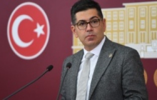 CHP'li Halıcı'dan Bakan Tekin'e tepki: "Öğretmenleri dinlemiyor, tarikatları dinliyor"