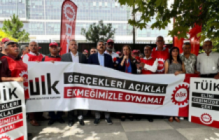 DİSK'ten enflasyon verileri sonrası TÜİK önünde protesto