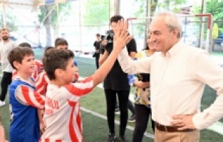 Kepezli çocuklar Başkan Kocagöz’le mutlu