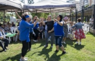 Mersin Büyükşehir'den emeklilere ve yaş almışlara destek sürüyor