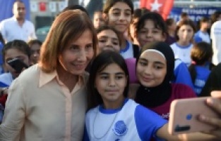 Seyhan'da coşkulu yaz spor okulu açılışı