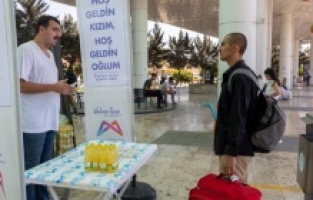 Büyükşehir'den Mersin'e gelen öğrencilere rehberlik