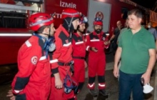 Cemil Tugay: ''Yerleşim alanlarına yakın bölümlerdeki yangın durmuş durumda''